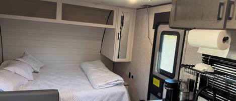 1 habitación, wifi y ropa de cama