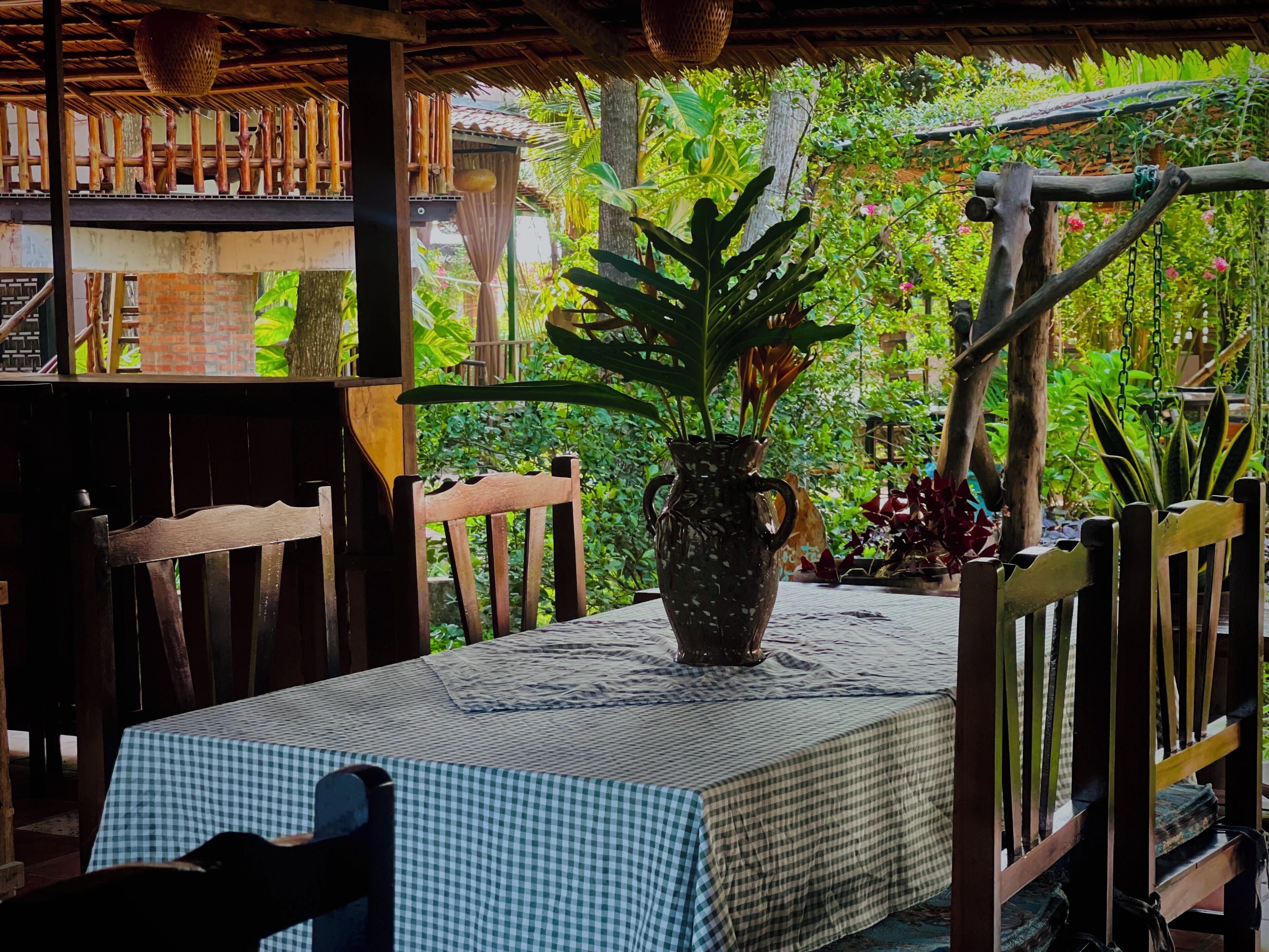 Breakfast, lunch, dinner served; garden views