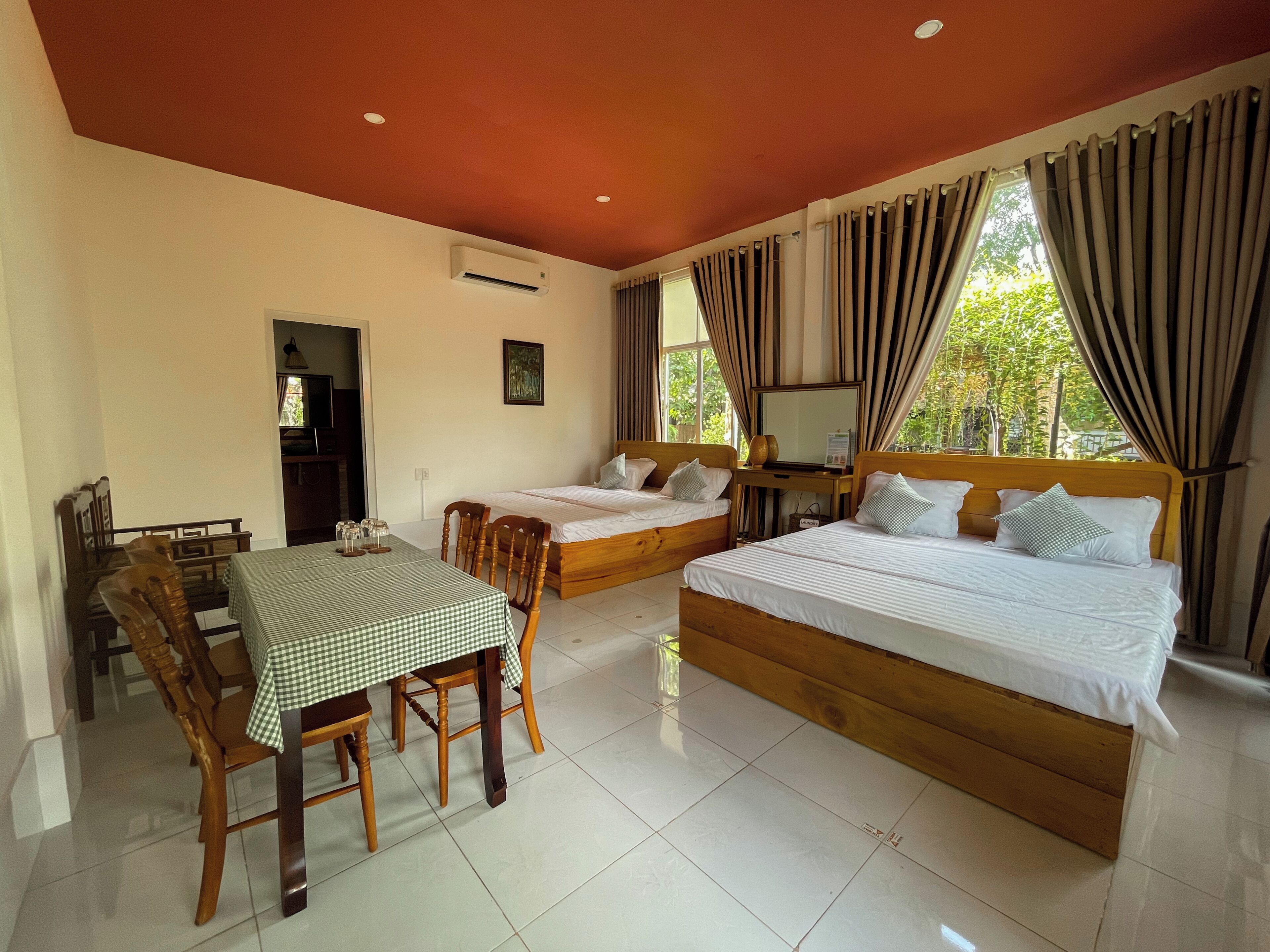 Family Room, Garden View