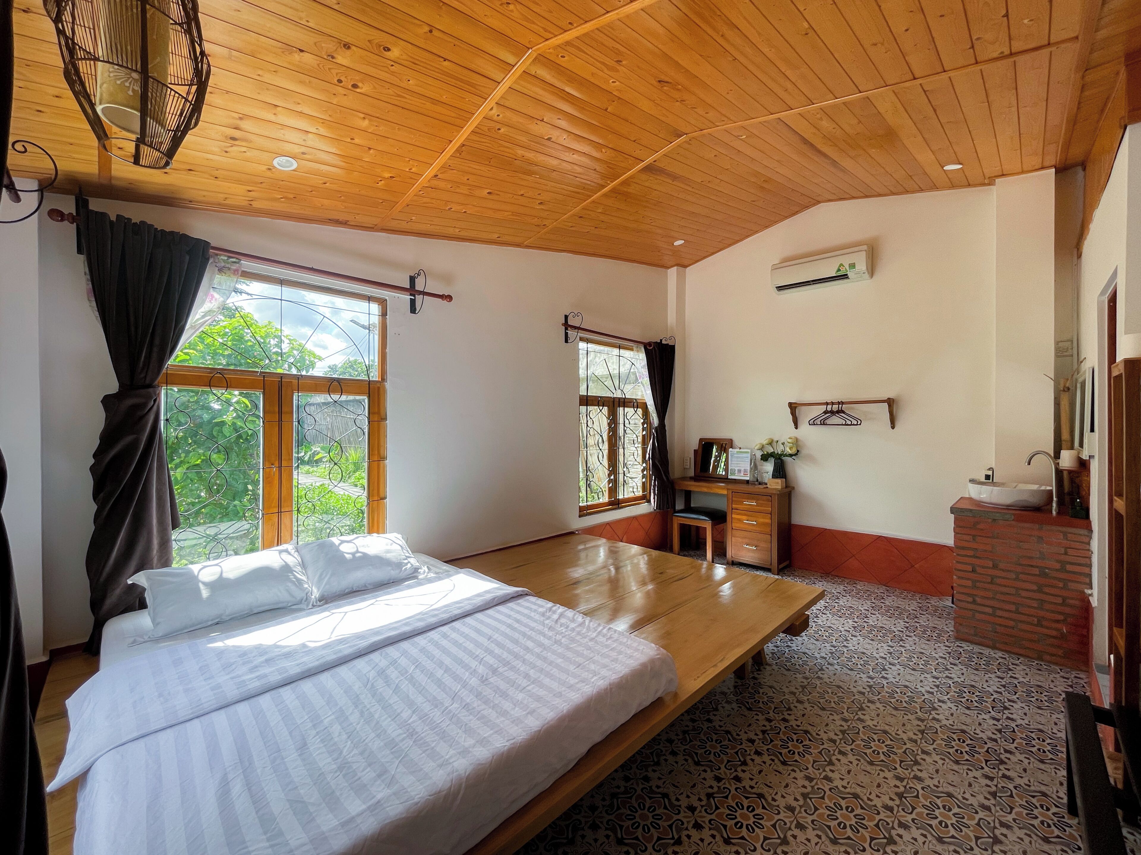 Standard Double Room, Lake View