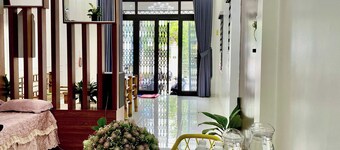 A full house located in the city center with 3 bedrooms