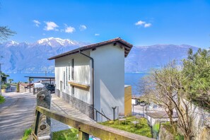Unclassified image, 2 of 37, button - Casa Zaira 1 2BR in Caviano Gambarogno, Caviano, Switzerland (Caviano)