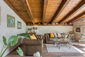 Télévision, cheminée