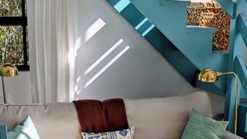 Smart TV, fireplace, computer monitors