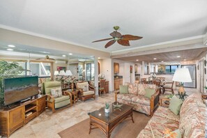 TV - Kahana Village 31 Spacious Direct Oceanfront 3BD Condo (Lahaina)