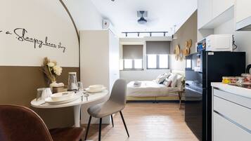 Free WiFi, bed sheets