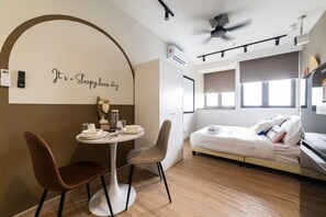 Free WiFi, bed sheets - Riveria City KL Sentral by Sleepy Bear (Kuala Lumpur)