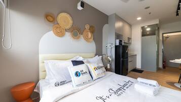 Free WiFi, bed sheets