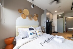 Free WiFi, bed sheets