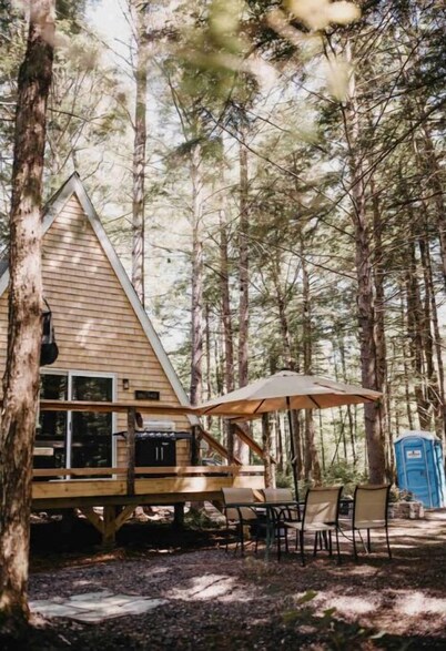 THE LILLIPAD.Off-grid A frame. Sebago lake region!