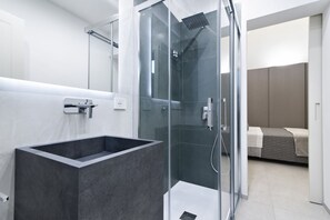 Shower, hair dryer, bidet, towels - Chapeau Apartment - Lecce Selection (Squinzano)