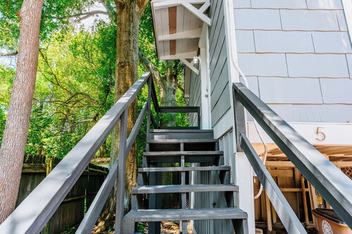 Charming studio in delightful Midtown Mobile with AC