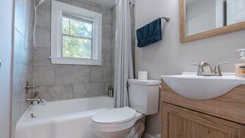 Handtücher, Seife, Toilettenpapier