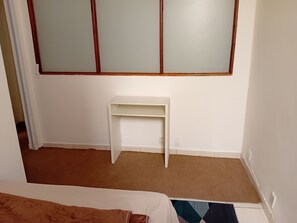 1 bedroom, desk, free WiFi, bed sheets