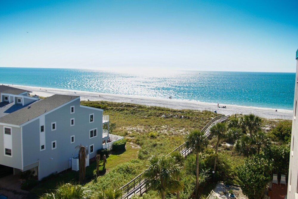 Oceanfront 2BR Condo w/ Balcony &amp; Full Kitchen - Treasure Island | Vrbo