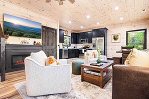 Smart TV, video games