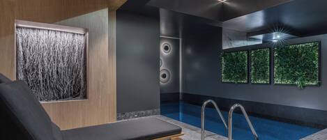 Indoor pool, pool loungers