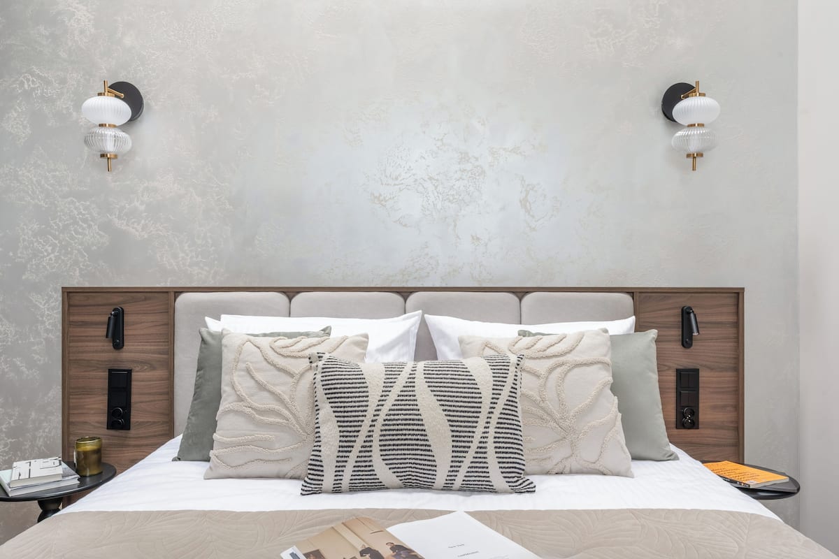4 bedrooms, laptop workspace, iron/ironing board, free WiFi