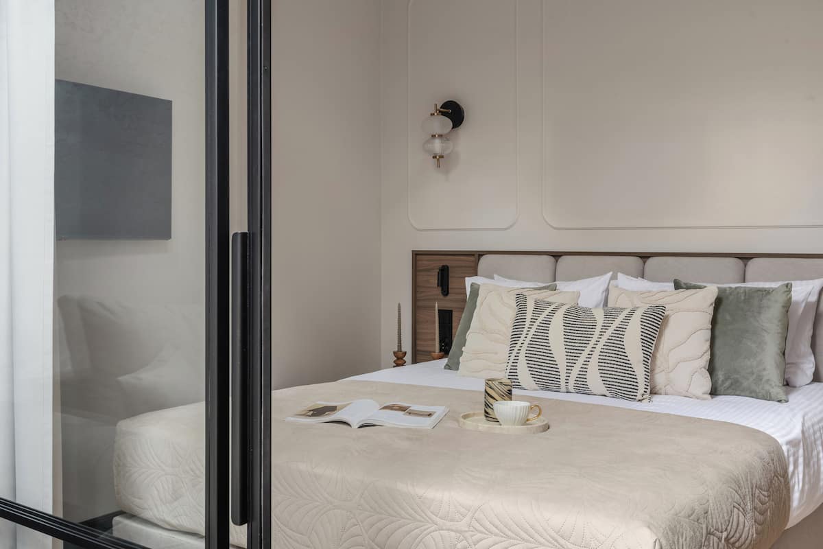 Premium Apartment | 4 bedrooms, laptop workspace, iron/ironing board, free WiFi