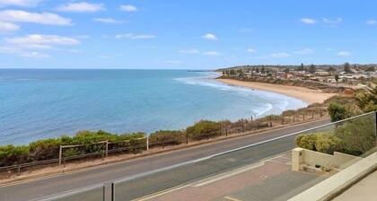 Stylish retreat-5bedroom 2 bath near beach and wineries(with Neflix&Chromecast)