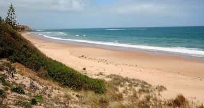 Cozy Getaway retreat-5 bd 2 bath near beach and wineries