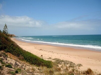 Cozy Getaway retreat-5 bd 2 bath near beach and wineries