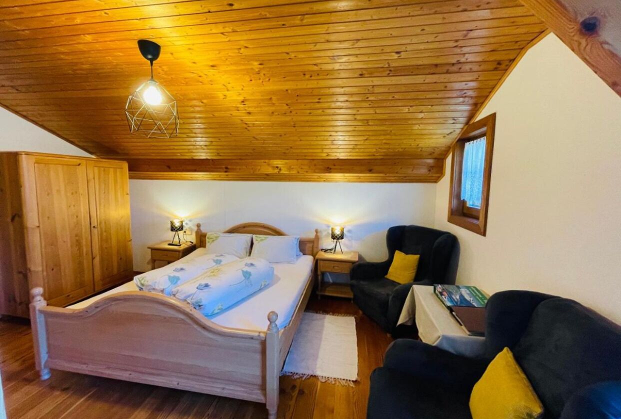 2 Schlafzimmer, Reisekinderbett, kostenloses WLAN, Bettwäsche