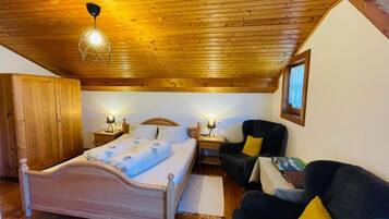 2 Schlafzimmer, Reisekinderbett, kostenloses WLAN, Bettwäsche