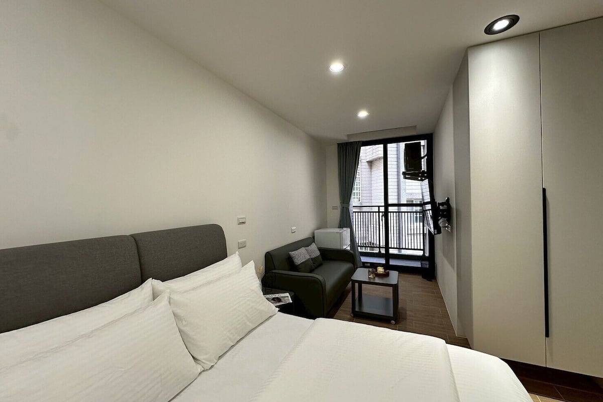 Exclusive Double Room | Desk, free WiFi