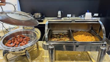 Café da manhã com buffet todos os dias (VND 80000 por pessoa)