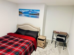 2 bedrooms, iron/ironing board, travel cot, WiFi