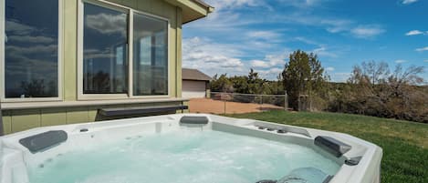 House, Mountain View | Private spa tub