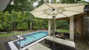 1 Bedroom Villa - 1 King Bed Pool View