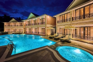 Outdoor pool, pool umbrellas