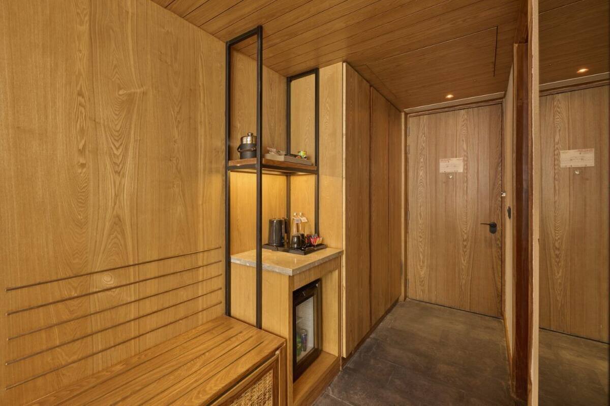 Villa, 1 King Bed | 1 bedroom, minibar, in-room safe, blackout drapes