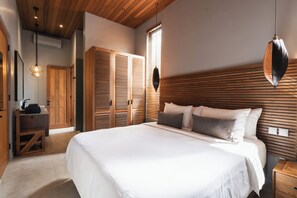 Vila luxo, sacada, vista para a piscina | 2 quartos, roupas de cama premium, cofres nos quartos, escrivaninha