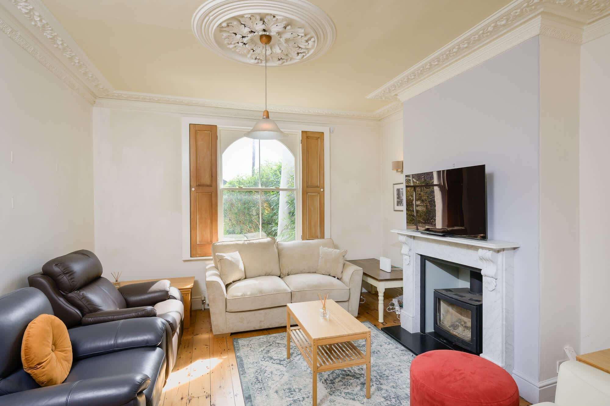 TV, fireplace, offices