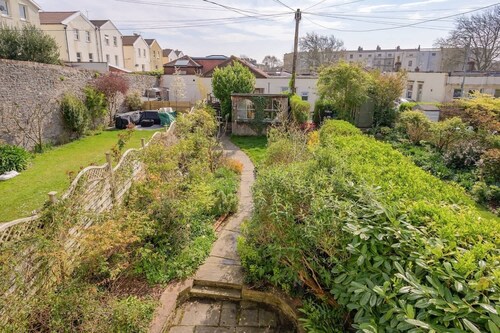 Colourful Victorian Home in Redland with Garden