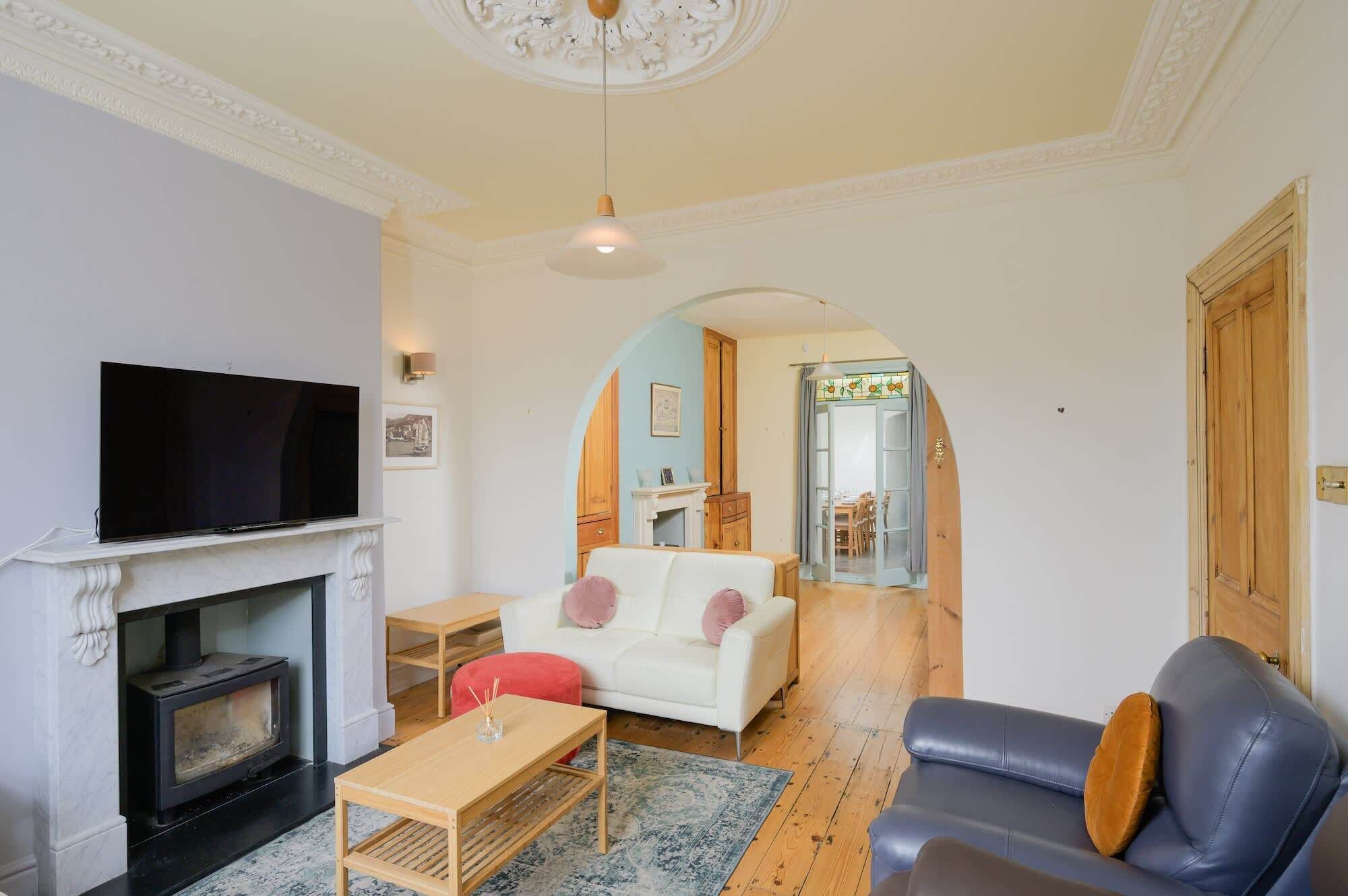 Colourful Victorian Home In Redland With Garden - Bristol
