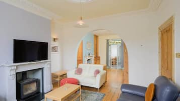 TV, fireplace, offices