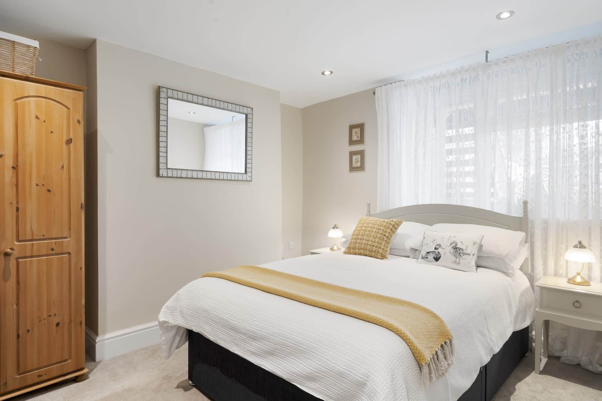 1 bedroom, desk, iron/ironing board, travel cot