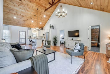 Ellijay Vacation Rental | 4BR | 3BA | 3 Steps Required | 3,000 Sq Ft