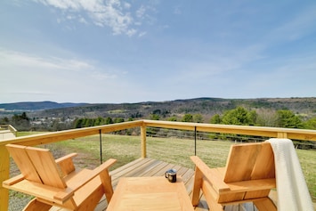 Franklin Vacation Rental | Studio | 1BA | 700 Sq Ft | 3 Steps to Enter