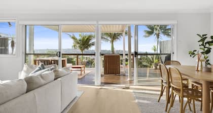 Chic Coastal 1-Bedroom Home with Balcony & BBQ