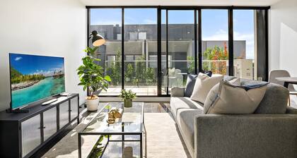 Bright 1BR Apartment Near Maribyrnong River