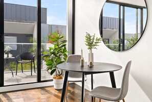 Dining - Bright 1BR Apartment Near Maribyrnong River (Ascot Vale)