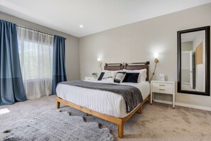 4 bedrooms, desk, iron/ironing board, travel crib