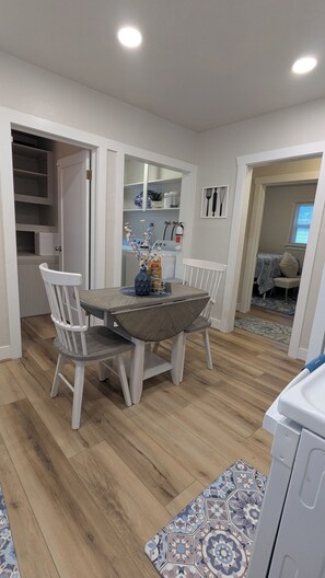 Dining - New Charming Murray 2 BR Home just 20 min to mtns or downtown, 5 min to IMC. (Murray)