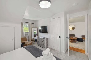 Unclassified image, 5 of 63, button