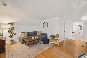 Unclassified image, 4 of 63, button